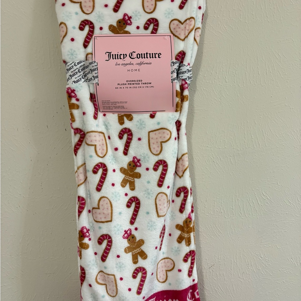 Juicy Couture  Gingerbread Plush Throw Blanket Size 50 X70In